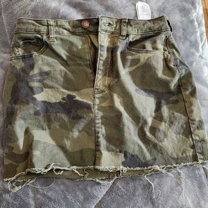 Camo mini skirt